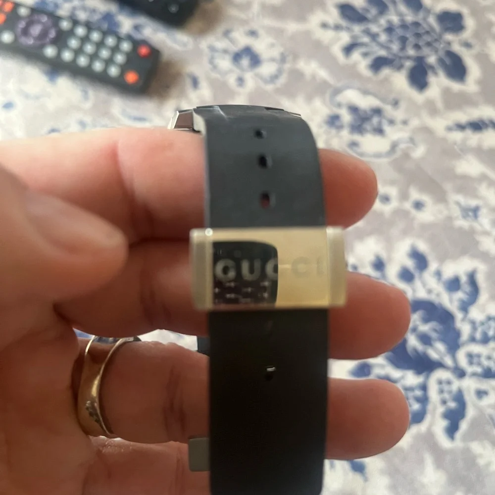 Beautiful Gucci Diver 45mm Luminous Rubber Strap Mens Watch 100% authentic🇮🇹! - Picture 8 of 8